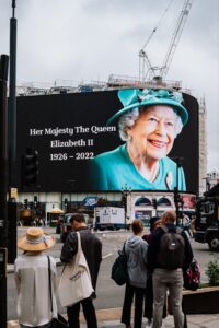 julieschooler.com - blog - 3 Reasons Why I am Mourning the Loss of the Queen - Queen Elizabeth Passing - samuel-regan-asante-xYG-dTE2g4I-unsplash
