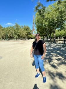 julieschooler.com - blog - 3 Reasons Looking Forward Could Be Your Secret to Happiness - Julie in Paris September 2026